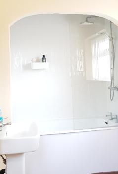 Beautiful 4 bedroom Victorian Apartment Sleeps 7 STOCKPORT, Manchester (photo 4)