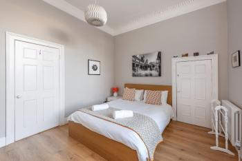 Park View Ground Floor 1 Bed Apt, Bath (photo 4)