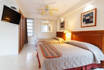 Hotel y Suites Nader, Канкун (фото 2)