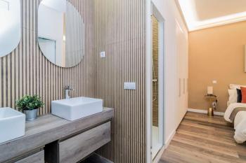 INCREDIBLE Apartment just steps from Gran Via by Batuecas, Madrid (photo 5)