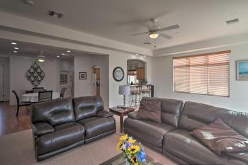 Desert Condo w/ Pool ~ 3 Miles to Colorado River!, Bullhead City (foto 5)