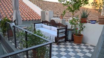 Under the Acropolis, tiny room, big terrace, Афины (фото 3)