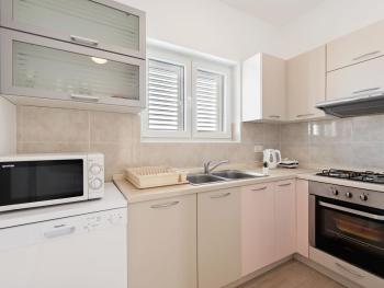 Simplistic Apartment in Neviđane with Balcony, Neviđane (photo 3)