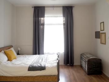 Modern Yellow 1BD Apartment - Near to Vitosha Boulevard by Flat Mаnager, Sofia (Foto 2)