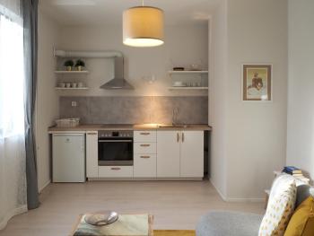 Modern Yellow 1BD Apartment - Near to Vitosha Boulevard by Flat Mаnager, Sofia (Foto 5)
