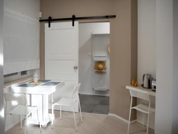 Modern Yellow 1BD Apartment - Near to Vitosha Boulevard by Flat Mаnager, Sofia (Foto 3)