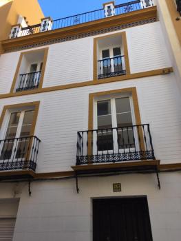 APARTAMENTO CASCO ANTIGUIO ↑ CALIDADES 4 PX 1 BR, Sevilla (Foto 5)