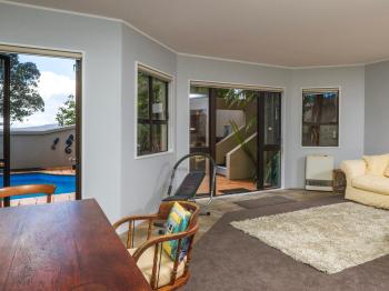 Beachside Holiday - Castor Bay Holiday Apartment, Auckland (photo 5)