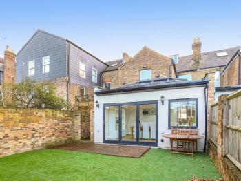 Charming Victorian House wParking River Walks - Pass the Keys, Windsor (zdjęcie 2)