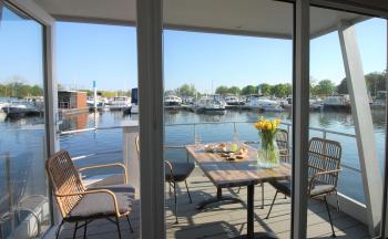 Tiny floating house, Mallorca, Maastricht (foto 3)