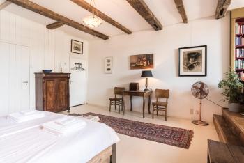 Classy Room 17th C Canalhouse, Амстердам (фото 2)