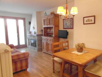 B25 - La Granja, Bajo con jardín - Villmor, Benasque (foto 3)
