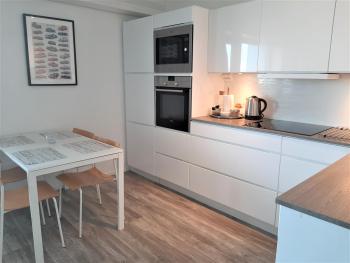 Seaside Downtown Apartment with private parking, Helsinki (photo 3)
