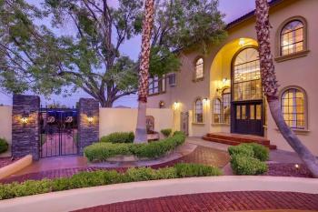 Villa Gordal - Enormous Villa in Las Vegas with 39 Sleeps, Las Vegas (photo 4)