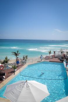 Nuevo estudio a pie de playa, vistas increibles, alberca, gym jacuzi, seguridad, 3503, Cancún (photo 3)