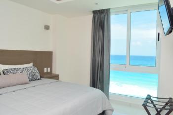 Nuevo estudio a pie de playa, vistas increibles, alberca, gym jacuzi, seguridad, 3503, Cancún (photo 2)