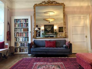 Central Apartment with parking, original art and antiques, Edinburgh (Foto 3)