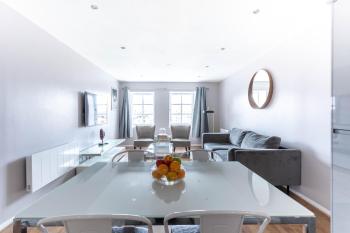 Stunning 2 Bed Merchant City Apartment with Residents Parking (Bell 2), Glasgow (photo 3)