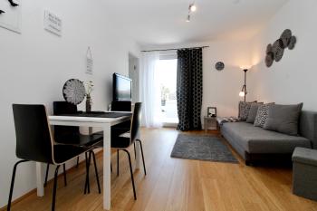 Modern Balcony Apartment with Pool close to Lake in Donaustadt, Vídeň (fotografie 3)