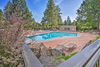 Bend Condo with Deck, Resort-Style Amenities and Views, Bend (foto 4)