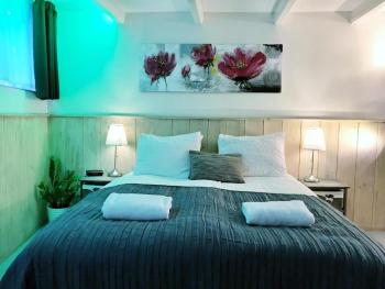 Amsterdam Home, Amsterdam (photo 2)