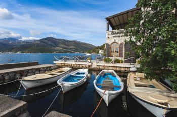 Carrubba, Tivat (fotografie 2)