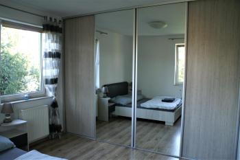 Cozy, Equipped Apartment with Free Monitored Private Parking close to Old Town, Cracovie (photo 3)