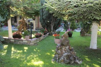 Germanos Studios, Kato Loutraki (foto 2)