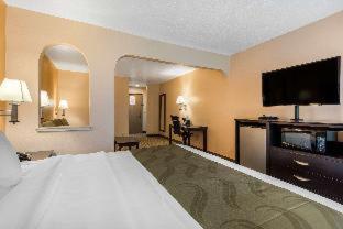 Quality Inn & Suites Albuquerque North near Balloon Fiesta Park, Albuquerque (zdjęcie 3)