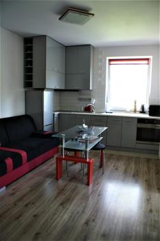 Cozy, Equipped Apartment with Free Monitored Private Parking close to Old Town, Cracovie (photo 4)