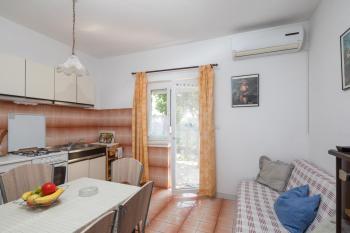 Apartments near beach Babic, Split (Foto 3)