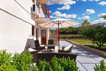 Apartment with nice terrace 684, Štinjan (fotografie 2)