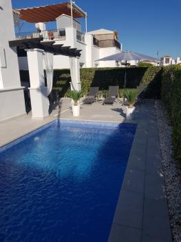 Villa mit privatem Pool, zentrumsnah, Рольдан (фото 3)