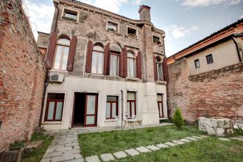 Cannaregio Suite with Garden by Wonderful Italy, Venice (photo 5)