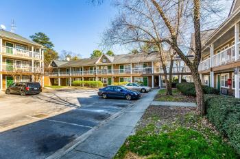 HomeTowne Studios by Red Roof Atlanta NE - Downtown Norcross, Norcross (fotografie 4)