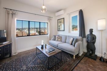 COCOON LOFT - MAGNIFIQUE LOFT SOUS TOIT, REFAIT A NEUF, VUES SPLENDIDES, CLIM, WIFi, Nice (fotografie 2)