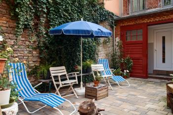 Beautiful and Cozy Remise for up to 6 Guests, Berlino (foto 5)