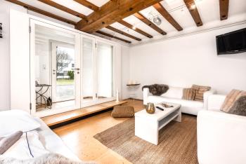Family Wellhouse Green Garden direct in Salzburg, sunny big garden, up to 16 pax, bikes for free, BBQ, sunbeds, parking for free, 15 min sound of music, Salzburg (photo 5)