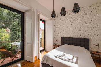 Lost Lisbon :: Avenida House, Lisbon (photo 2)