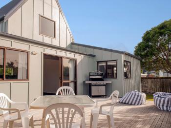 Beach Central - Whangamata Holiday Home, Whangamata (foto 2)