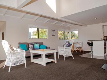 Beach Central - Whangamata Holiday Home, Whangamata (foto 5)