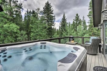 Upscale Home with Hot Tub 3 Mi to Breck Ski Resort!, Breckenridge (foto 2)