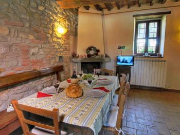 Apartment in Todi with Pool & History, Todi (Foto 5)