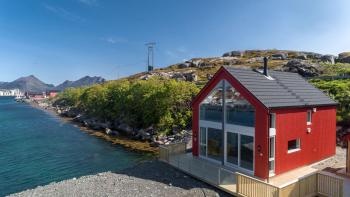 Seafront new cabin in Lofoten, Ballstad (foto 4)