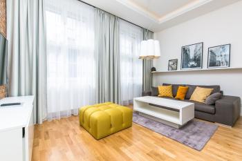 TOP location OLD town brand new 2BD apartment, Прага (фото 2)