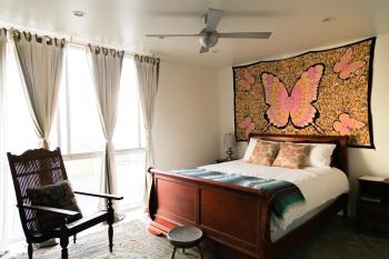 Ocean Front Vortex Female Hostel private rooms Free bikes, Los Angeles (photo 2)