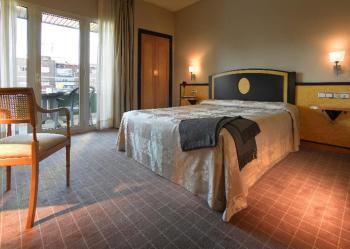 Hotel Macià Cóndor, Гранада (фото 4)