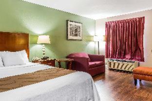 Quality Inn & Suites near Robins Air Force Base, Warner Robins (fotografie 4)