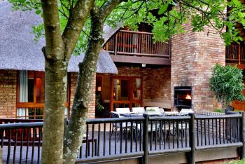 Cambalala - Luxury Units - in Kruger Park Lodge - Serviced Daily, Free Wi-Fi, Hazyview (zdjęcie 2)