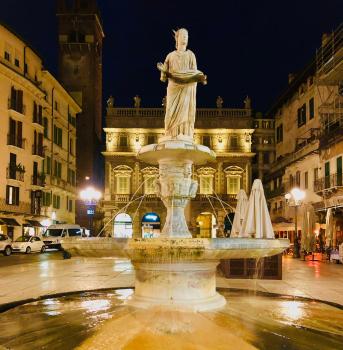 Casa Martini Piazza Erbe, Verona (fotografie 3)